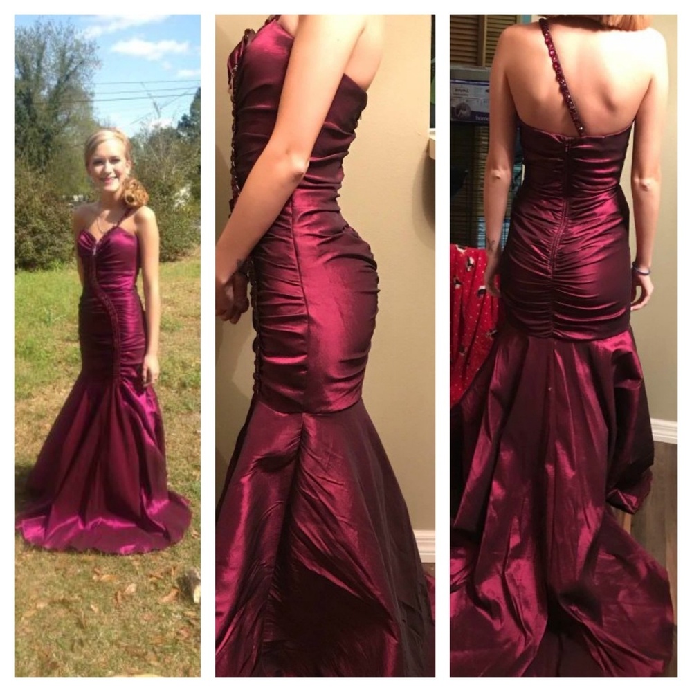 Mori lee sz 2 burgundy prom dress